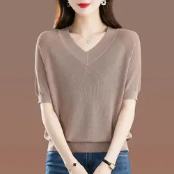 Camiseta de manga corta con cuello en V de seda de hielo para mujer, retales sólidos, moda coreana, tendencia informal, Top Delgado suelto con reducción de edad