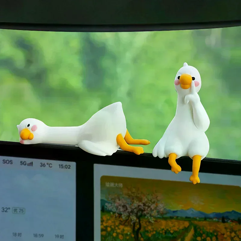 Resin Cartoon Animal Decor For Desk Car Dashboard TV Monitor Gift Idea Cute 3D Duck Figurine Mini Resin Duck Ornament Playful