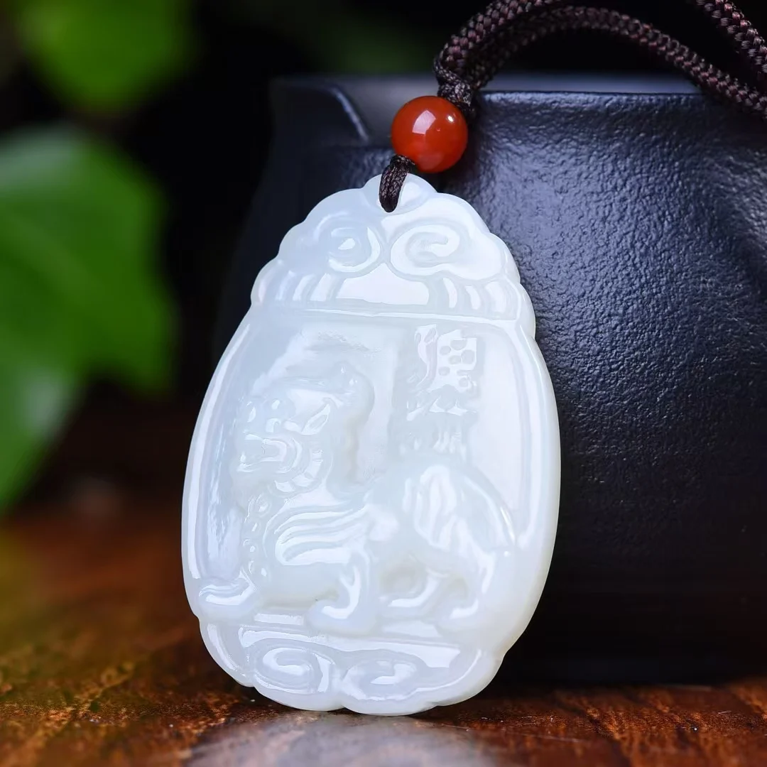 Exquisite Hetian Jade Fortune-telling Pixiu Pendant SN0053