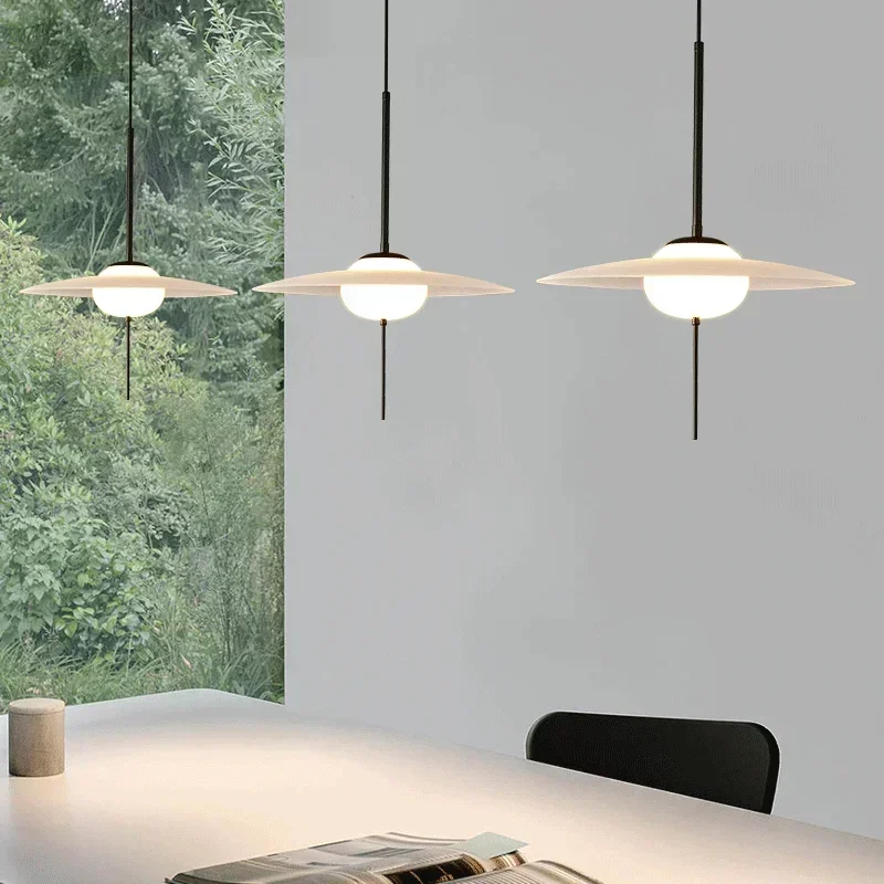 Nowoczesna kreatywna lampa wisząca na stół do jadalni Światło nordyckie luksusowa restauracja wisząca lampa wisząca do dekoracji salonu
