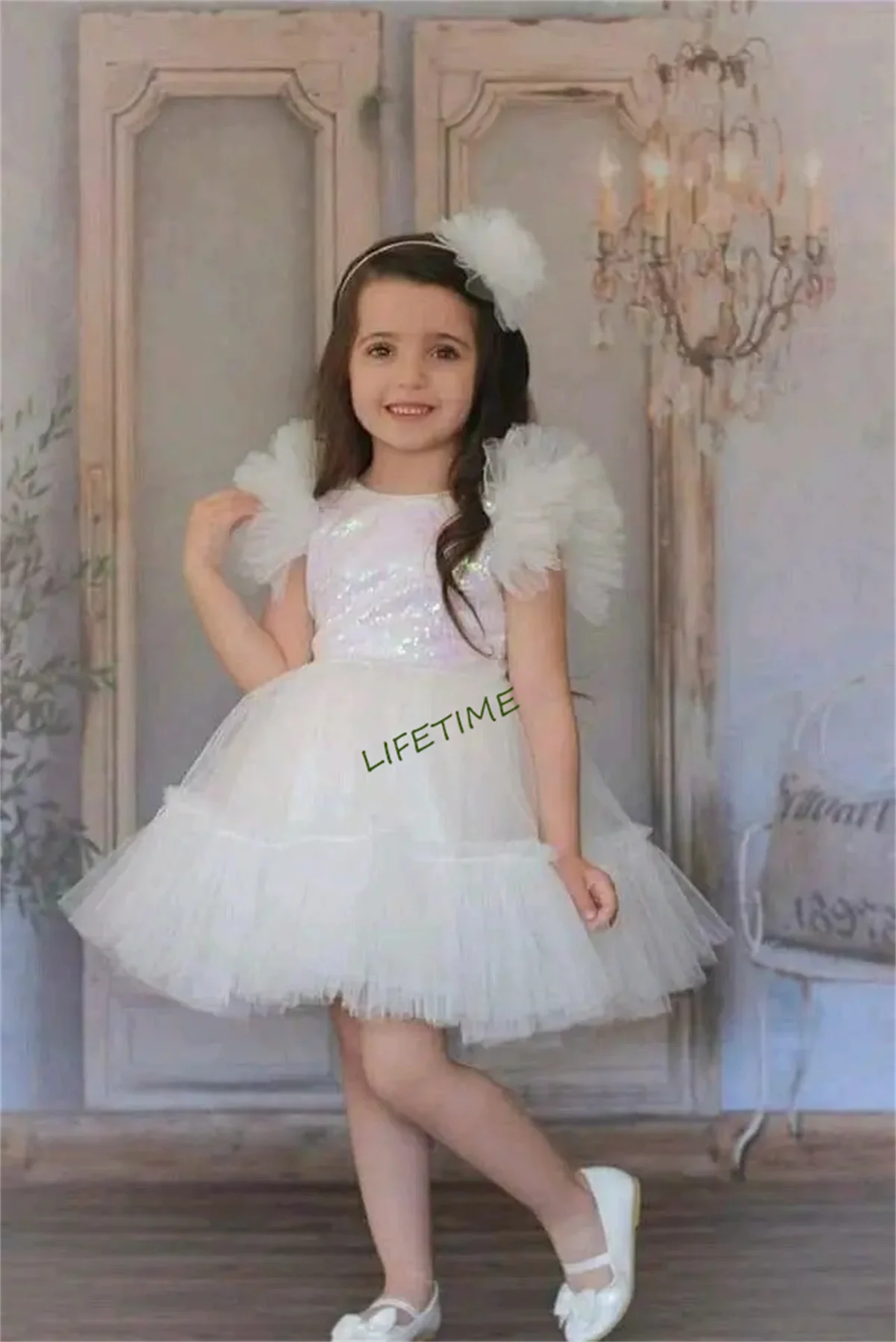 

Fluffy Flower Girl Dress Birthday Short Sleeve Tulle Ball Gown Bow Knee Length Kids Shiny First Communion Lace Princess Dresses