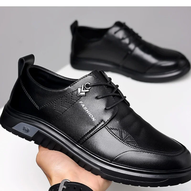 Chaussures provoqué noires brillantes pour hommes, chaussures de travail d'affaires, chaussures d'automne confortables à l'offre elles optiques, chaussures décontractées britanniques pour hommes, cuir PU