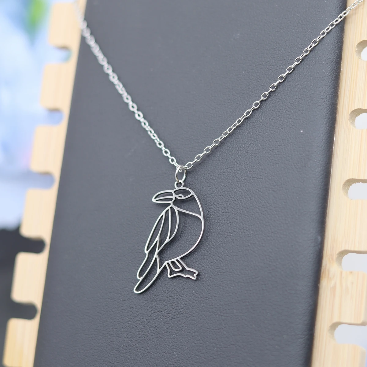 Kinitial Stainless Steel Lovely Parrot Pendant Necklace For Women Girls Cute Bird Animal Macaws Choker Jewelry Birthday Gifts