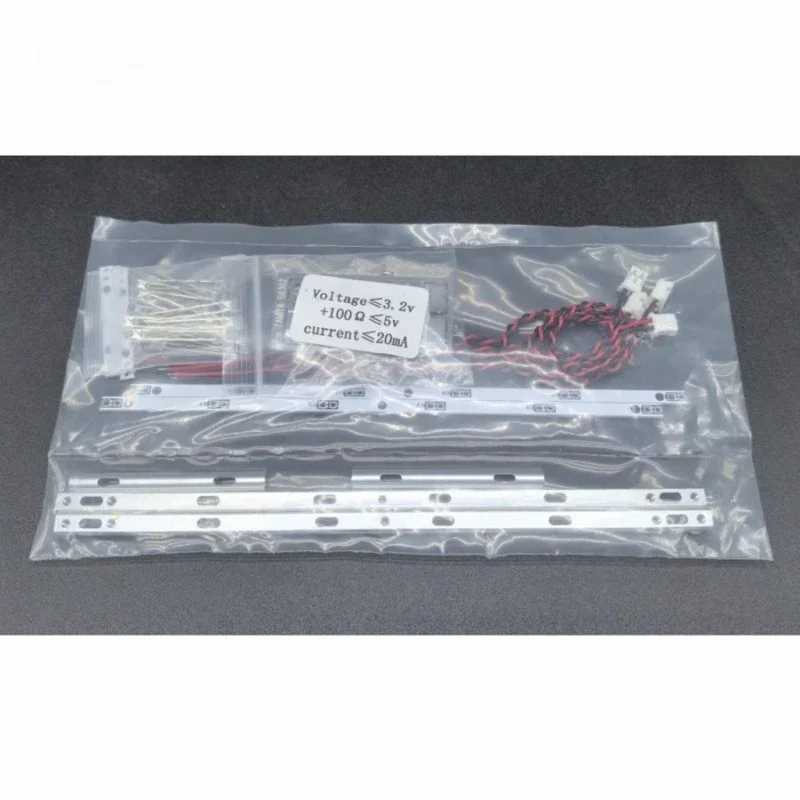 Luci inferiori laterali di simulazione in metallo per 1/14 Tamiya RC Truck Car Volvo FH16 56362 Parti fai da te Giocattoli