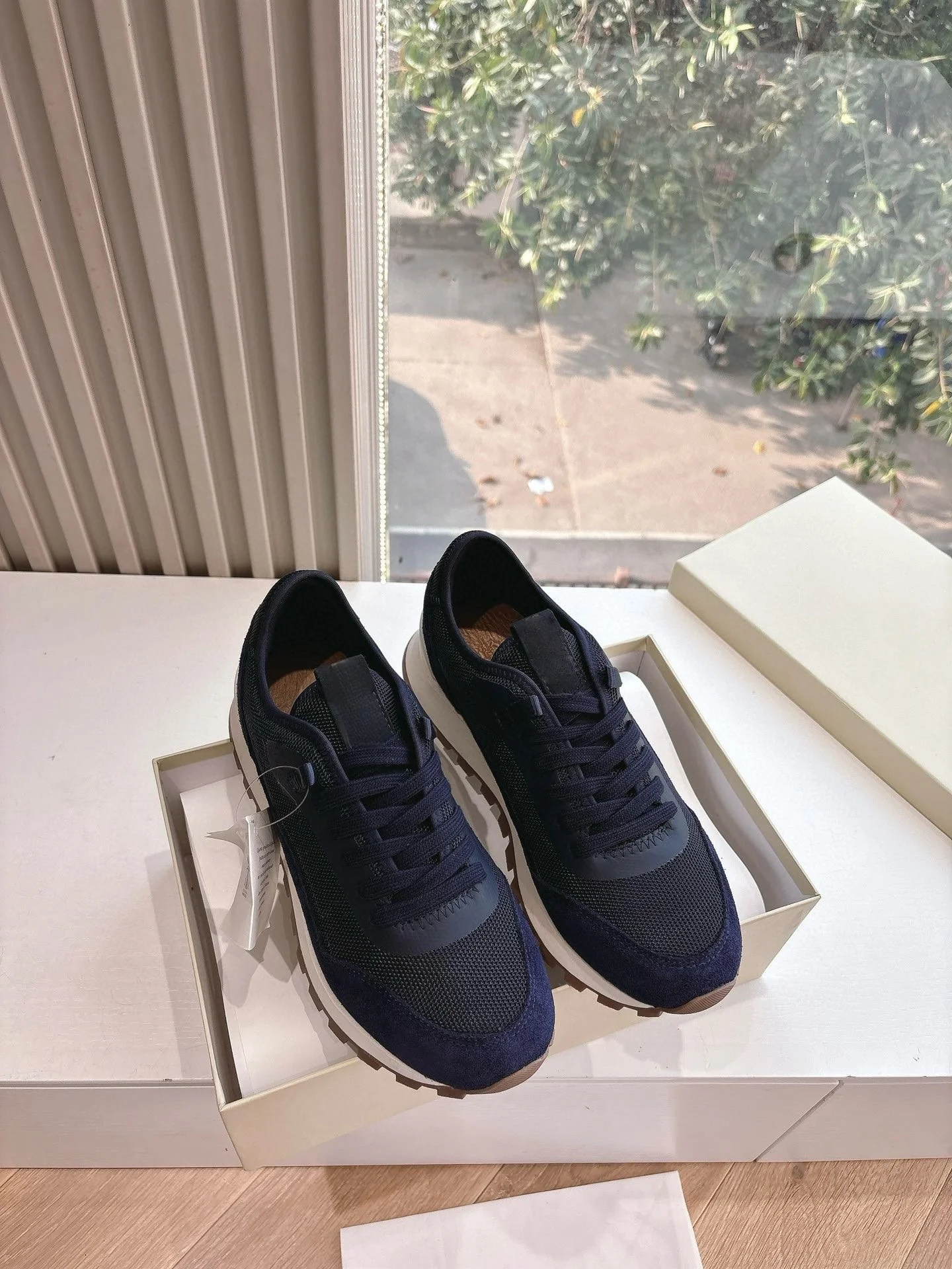 

Мужская и женская роскошная спортивная зимняя замшевая новая обувь на толстой подошве, удобная, супер дышащая, повседневная уличная мода, супер привлекательная