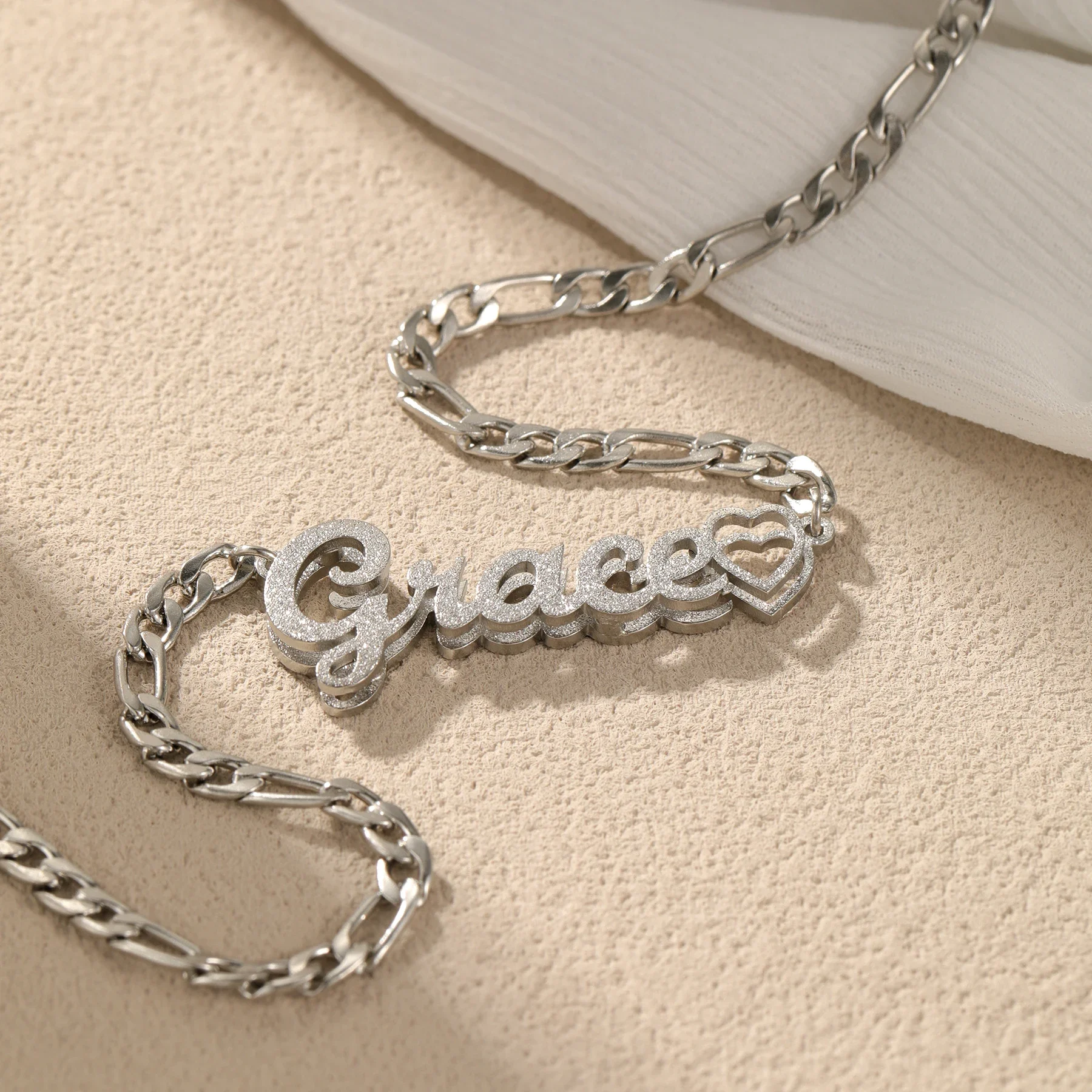 

Luxury Wedding Custom Frosted Choker Jewelry Shiny Personalized Name Necklace with Heart Bride Name Necklace Gift for Bride