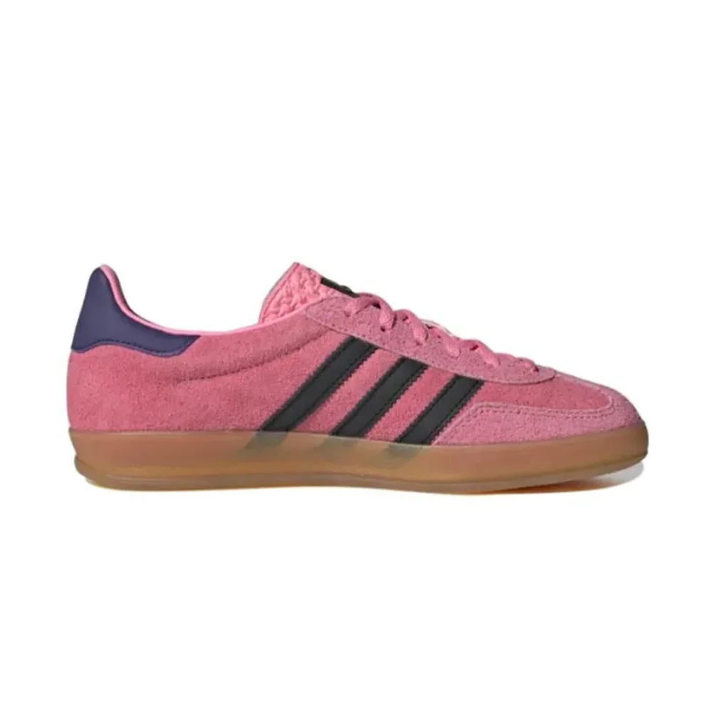 Adidas new listing GAZELLE INDOOR Retro low-top boardshorts Men's and women's casual shoes Pink and black color matching