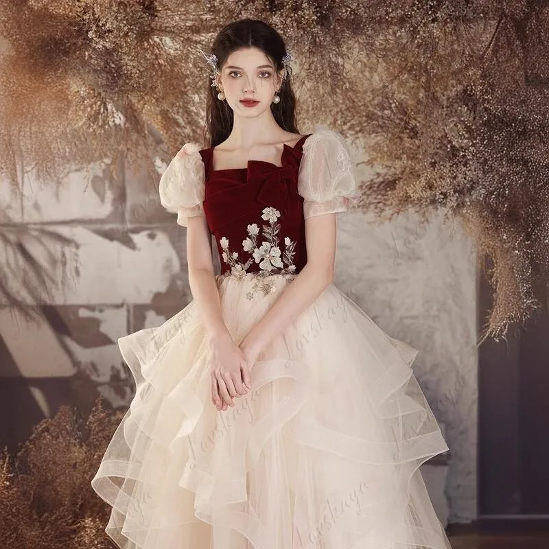 

Вечернее платье для официальных и роскошных банкетных мелкомасштабных банкетов, с пышными рукавами, подходящим для хост-походов.