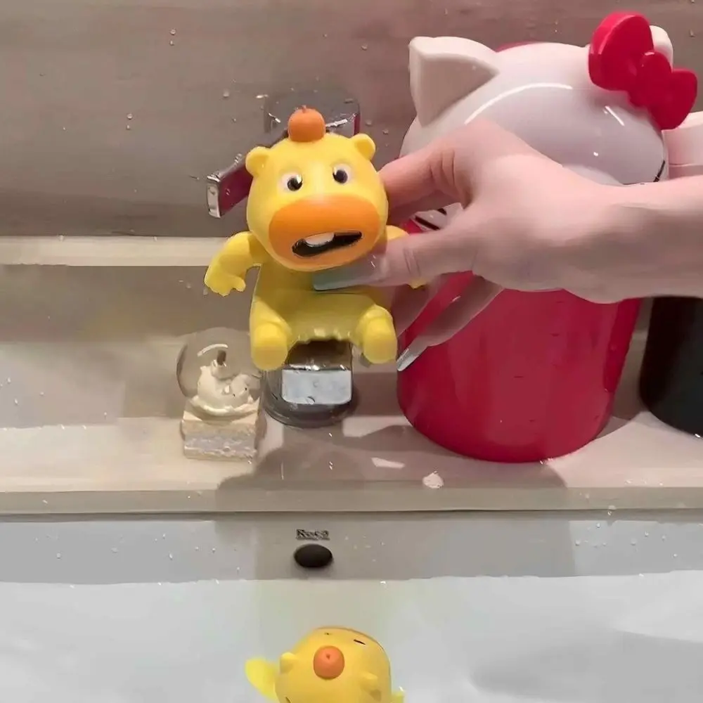 

Cute Cartoon Capybara Lulu Wind-up Stress Relief Gift Capybara Dolls Plastic Bathroom Bath