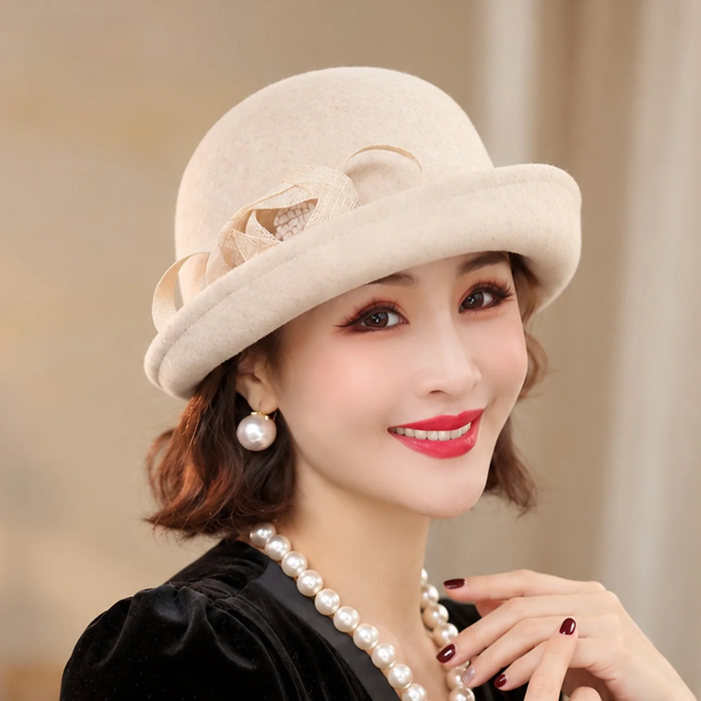elegante-gorro-de-lana-100-para-mujer-decorado-con-flores-ideal-para-otono-e-invierno-con-diseno-que-estiliza-el-rostro-ajustable-con-parte-superior-redonda-y-ala-corta