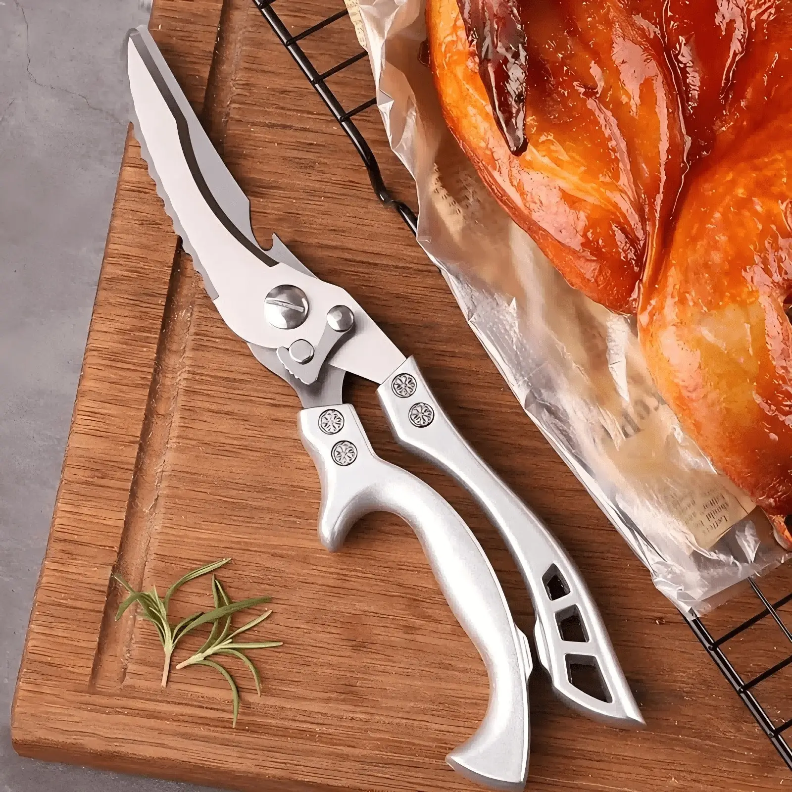 Poultry Shears, Heavy Duty Kitchen Scissors With Spring Loaded & Serrated Edge, Ultra Sharp Multipurpose Stainless Steel Kitchen Shears For Cutting Chicken, Fish, Bone, Meat (Silver)