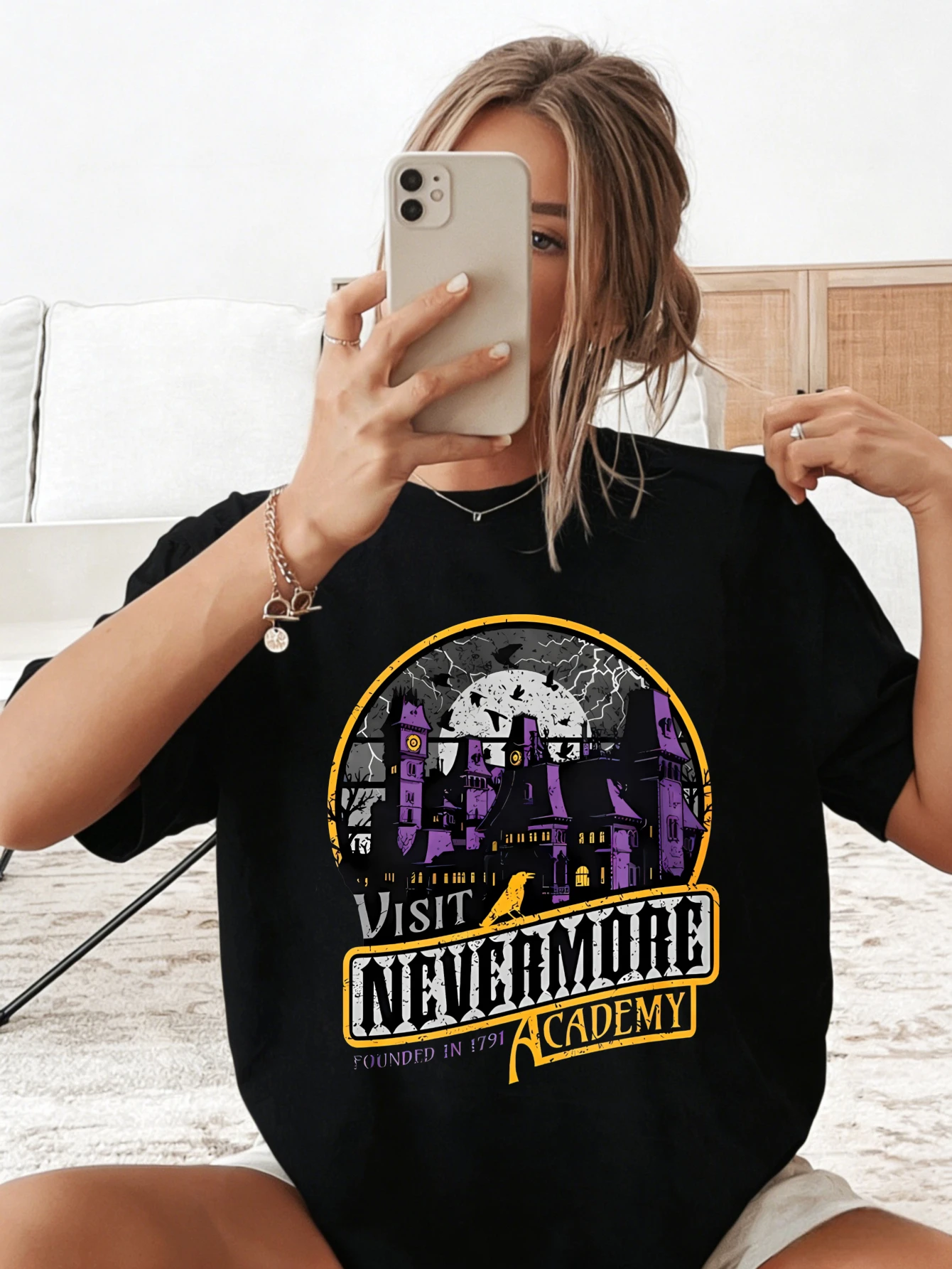 

Женская хлопковая футболка оверсайз с винтажным графическим принтом Visit Nevermore Academy, летняя повседневная футболка с коротким рукавом, подарок для нее