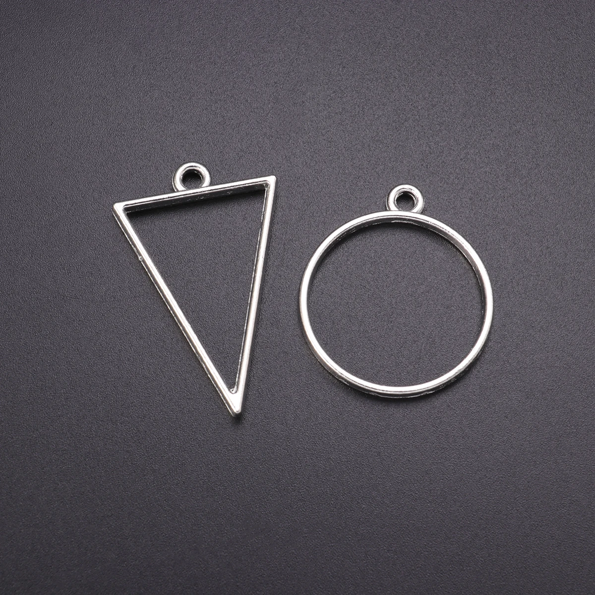 

30 Pcs Jewelry Pendant Accessories Silver Alloy DIY Retro Photo Frame Charms Necklace Bracelet Earrings Craft Project Decor