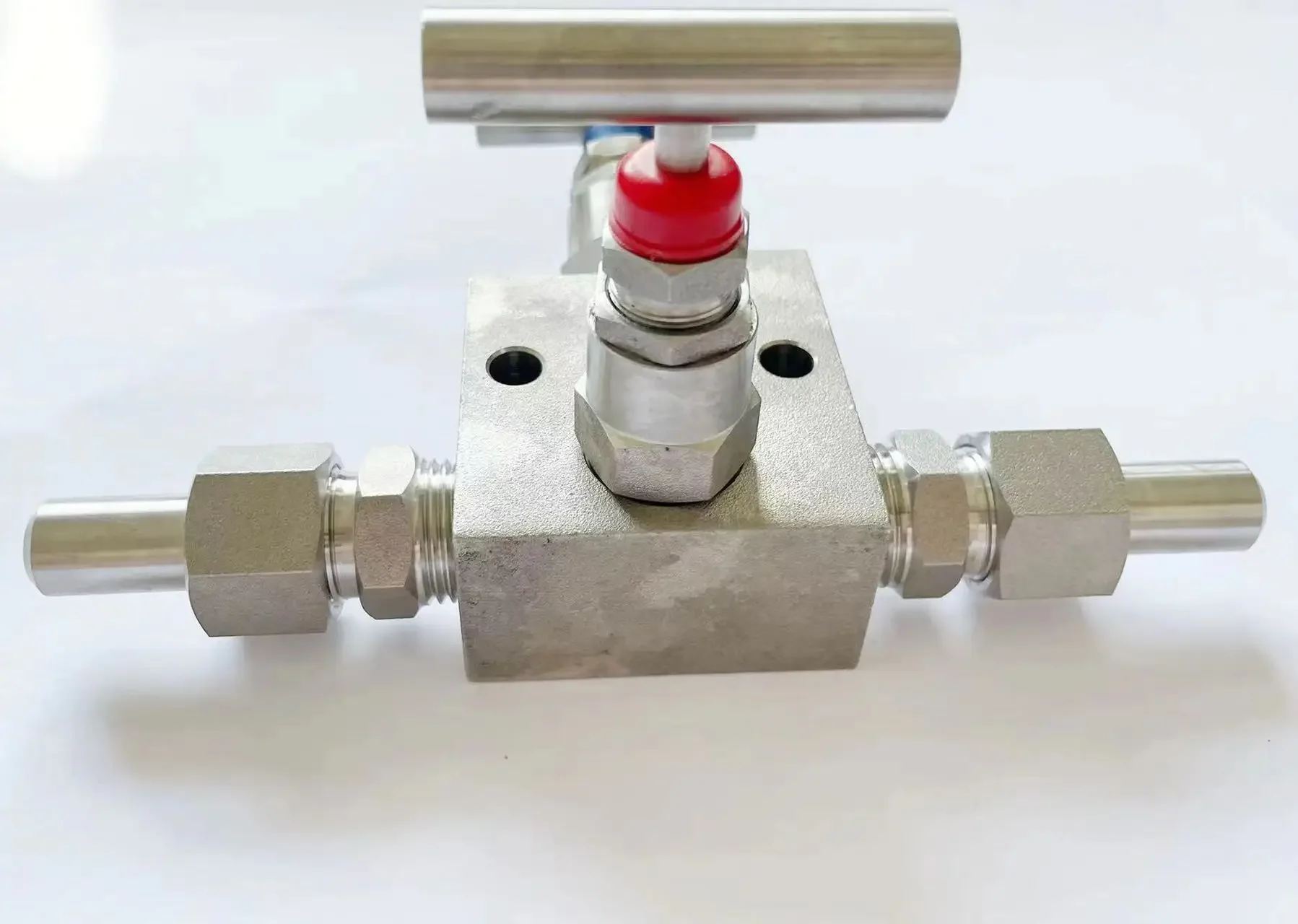 Two valve group 304 316L stainless steel integrated two valve group pressure gauge pressure transmitter two double valve group