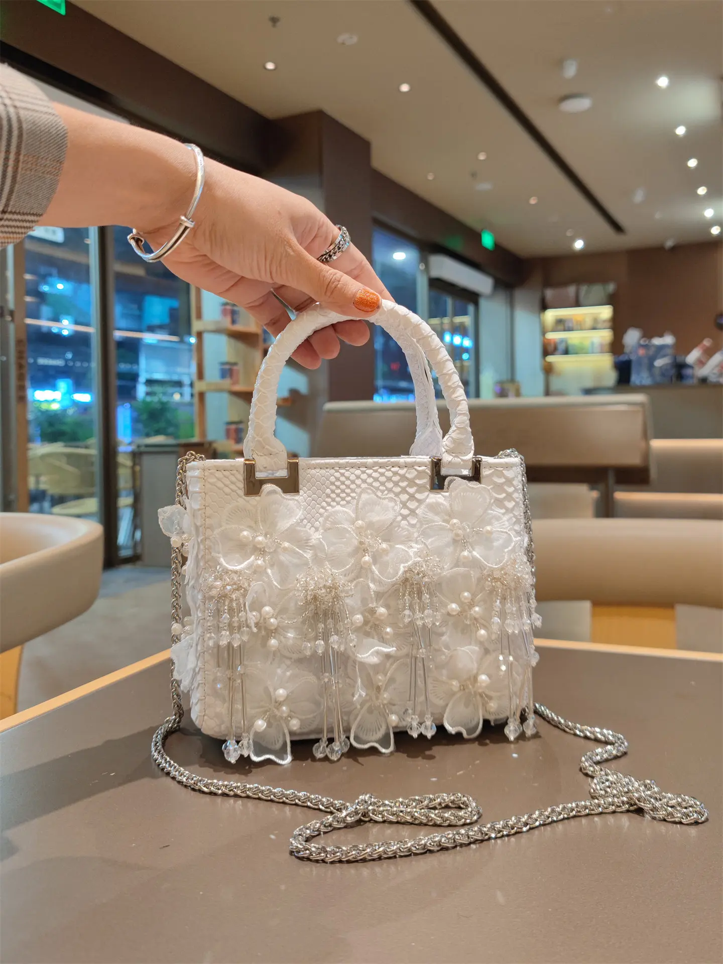 Selling White 3D Lace Floral Tote Bag Women Pearl Tassel Beaded Handbag Chain Strap Wedding Bridal Evening Party Crossbody