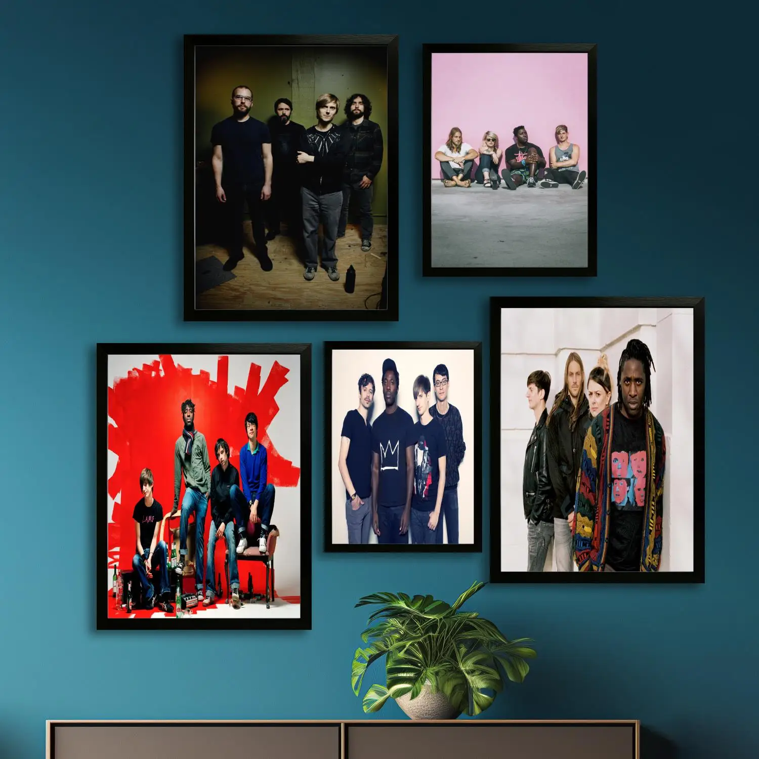 

Bloc Party Canvas Art Poster and Wall Art Picture Print, Modern Family Bedroom Decor Posters,Decorative painting