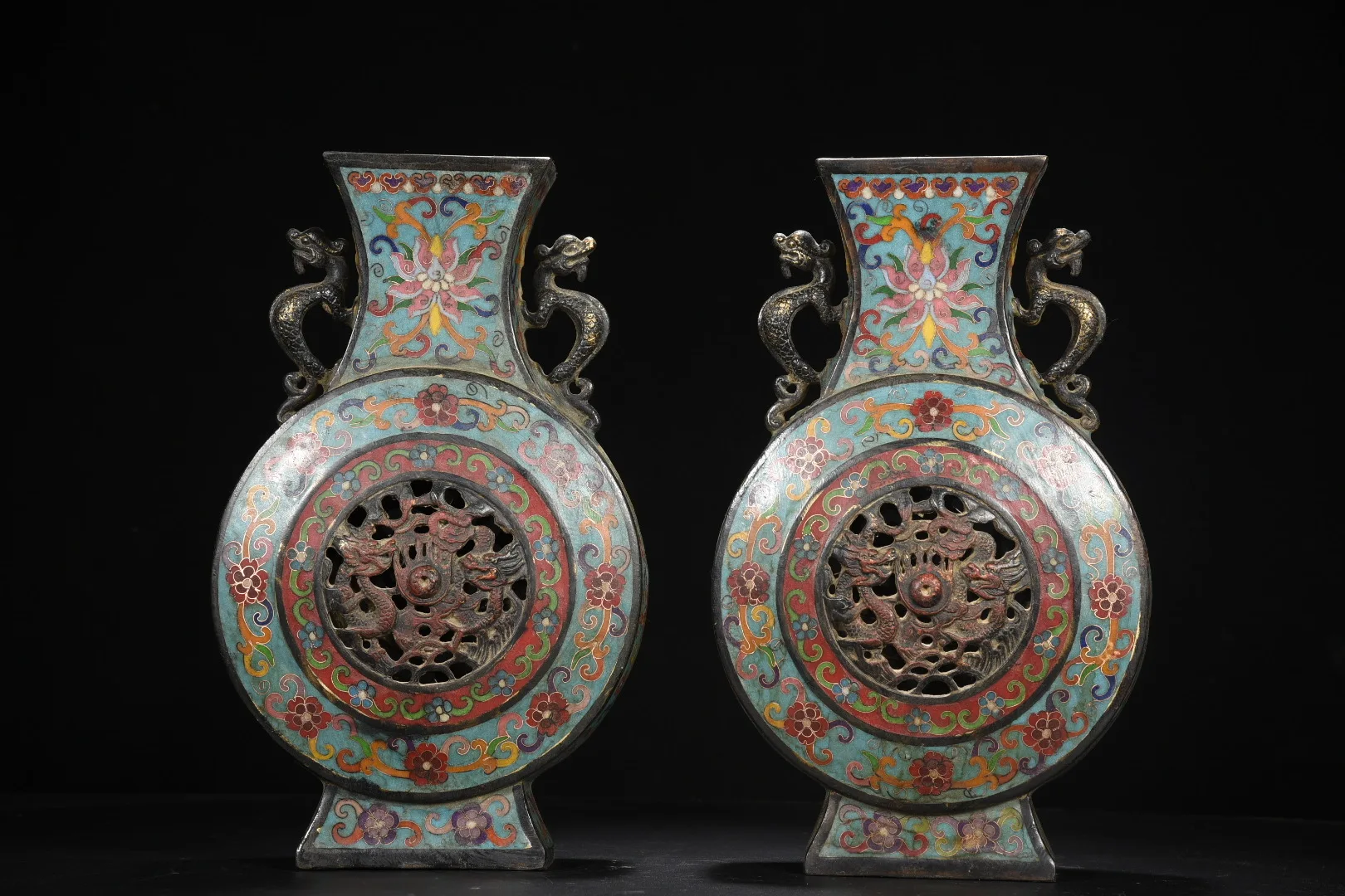 

12"Xizang Folk Old Bronze Cloisonne Enamel Figure Hollow Dragon Texture Moon Bottle Dragon Ear Vase Amass wealth Ornaments