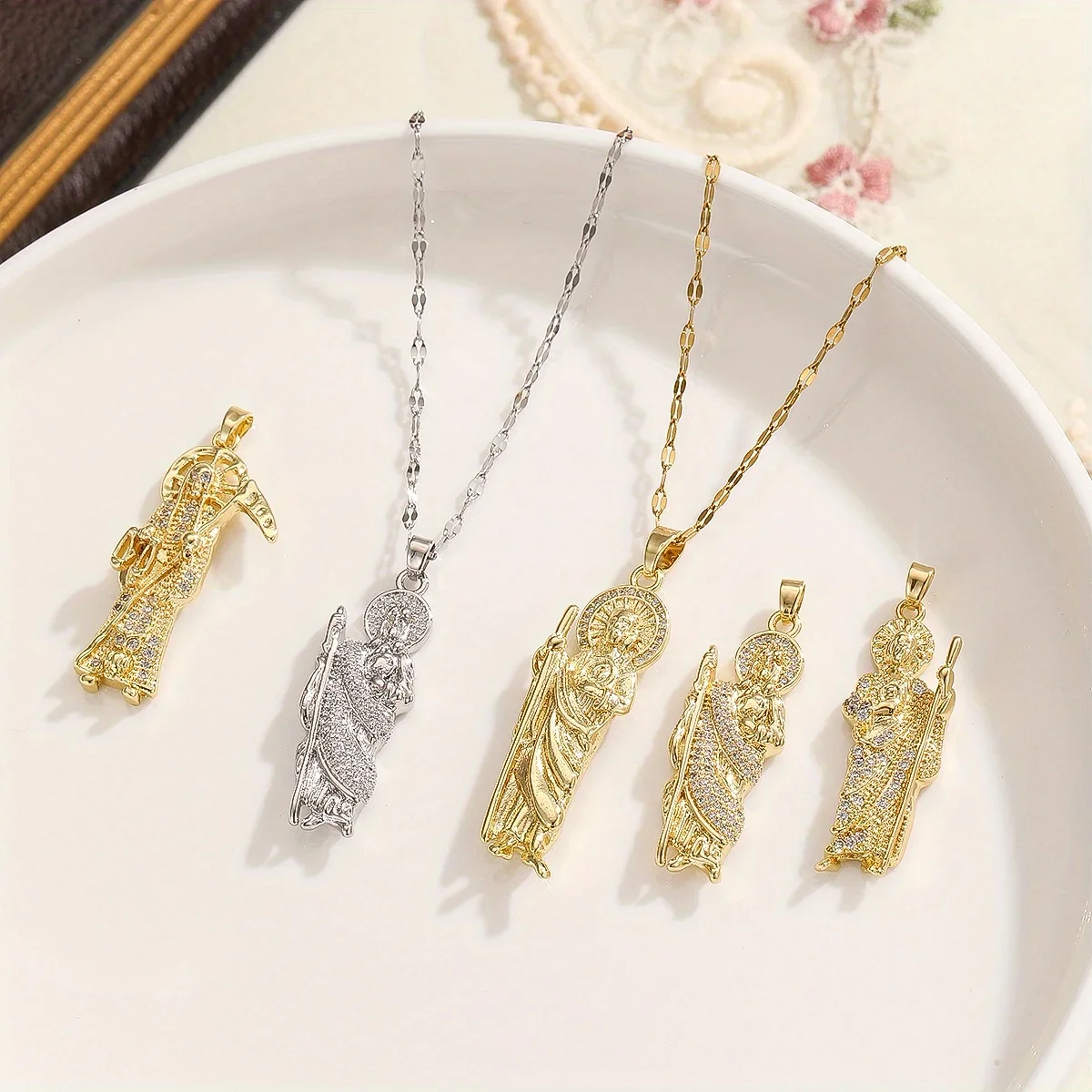 New Fashion and Popular Death Sickle Pendant Necklace Hip-hop Trend Jewelry Holiday Gifts for Family and Friends