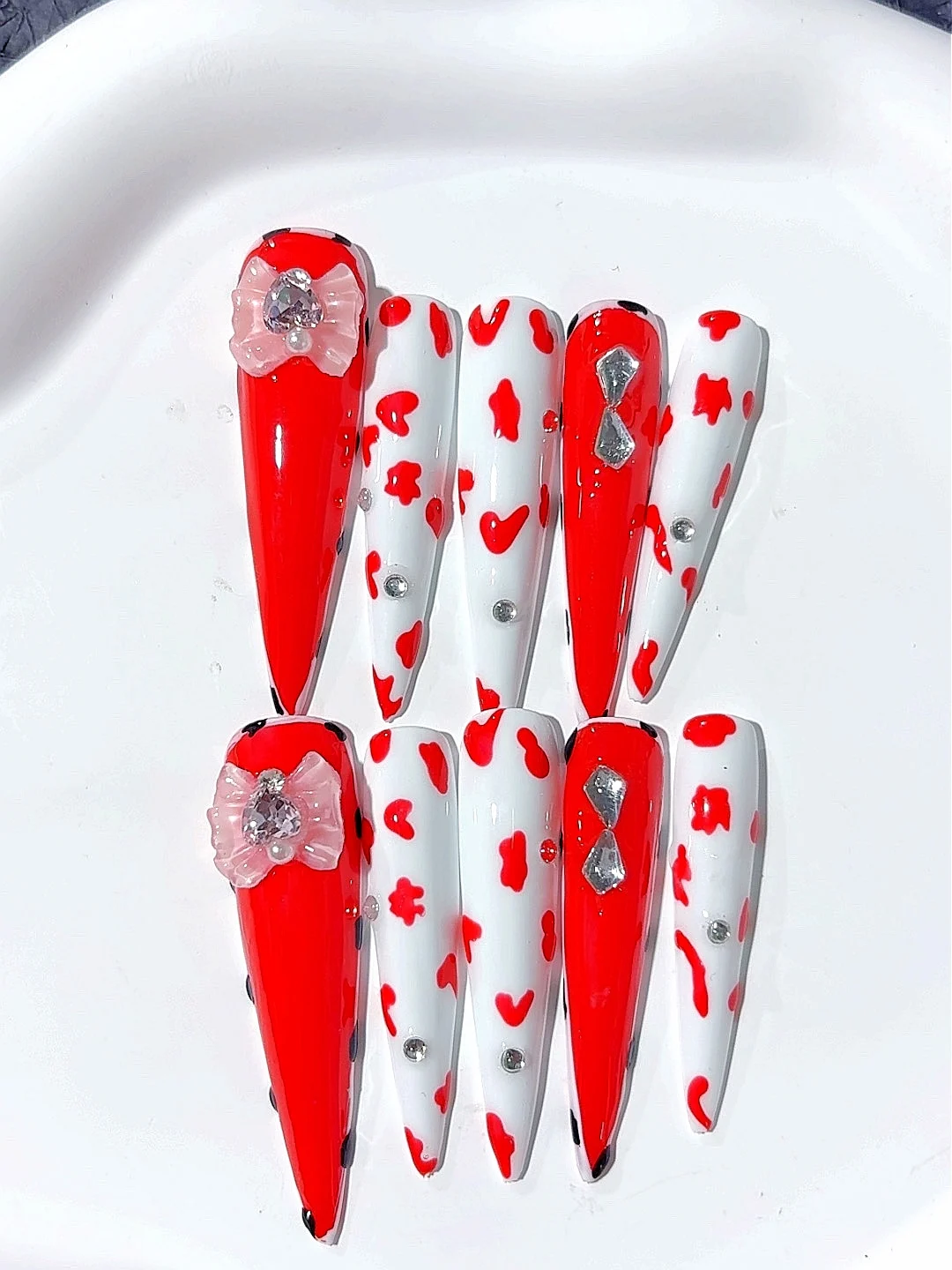 

5cm Red and White Two-Color Spotted Butterfly Diamond Nail Art Fashion Manicure (L005)