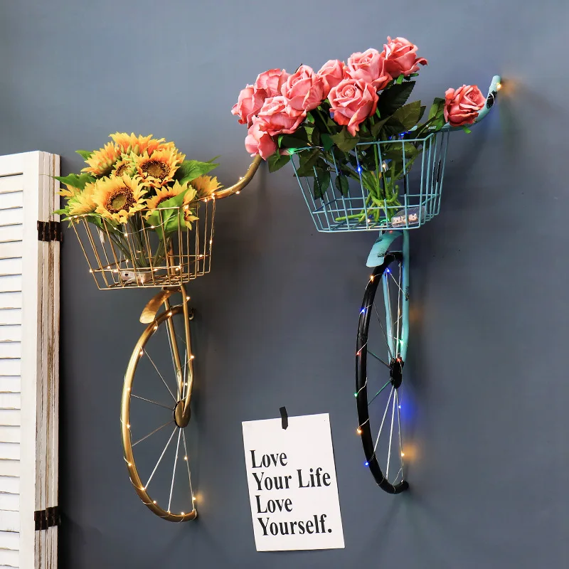 Retro Antiqued Wrought Iron Bicycle Wall Decor with Flower Basket Wall Hanging Art Ornament for Bar Store Cafe Wall Decoration