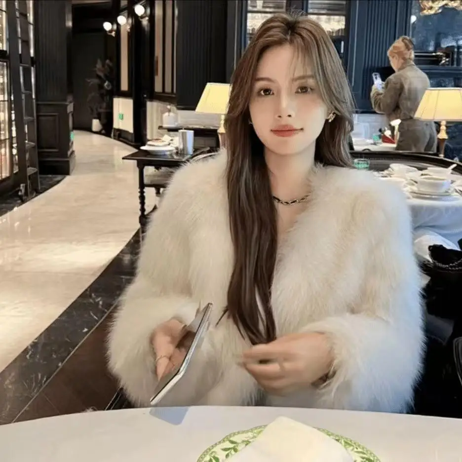 2025 blanco nuevo peludo respetuoso con el medio ambiente piel ort Jaet mujer Otoño Invierno Faion Commute Sle diseño de nudo suelto