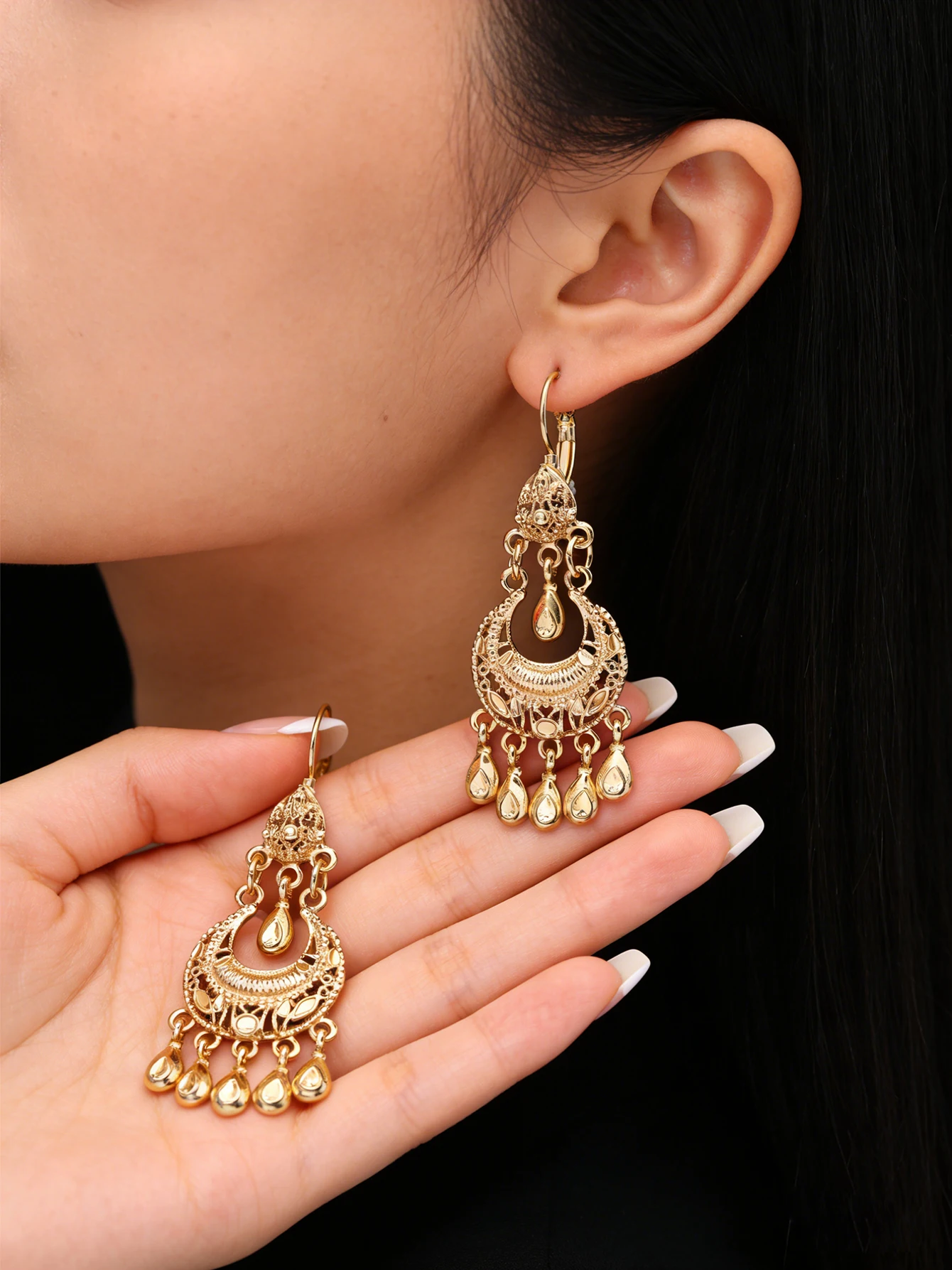 1 Paar Vintage-Ohrringe im Hofstil für Damen mit traditioneller arabischer Filigran-Handwerkskunst, hohle Halbmondform, mehrschichtiges Wassertropfen-Quasten-Design, Schmuck für arabische Frauen für