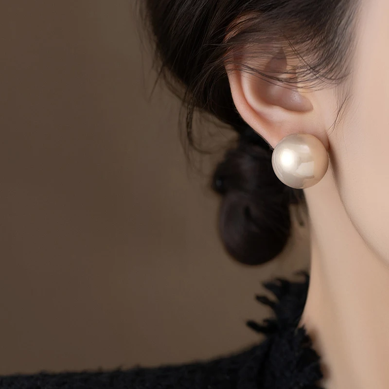 Thumbnail 4 - #62 Best Earrings to Buy In 2026