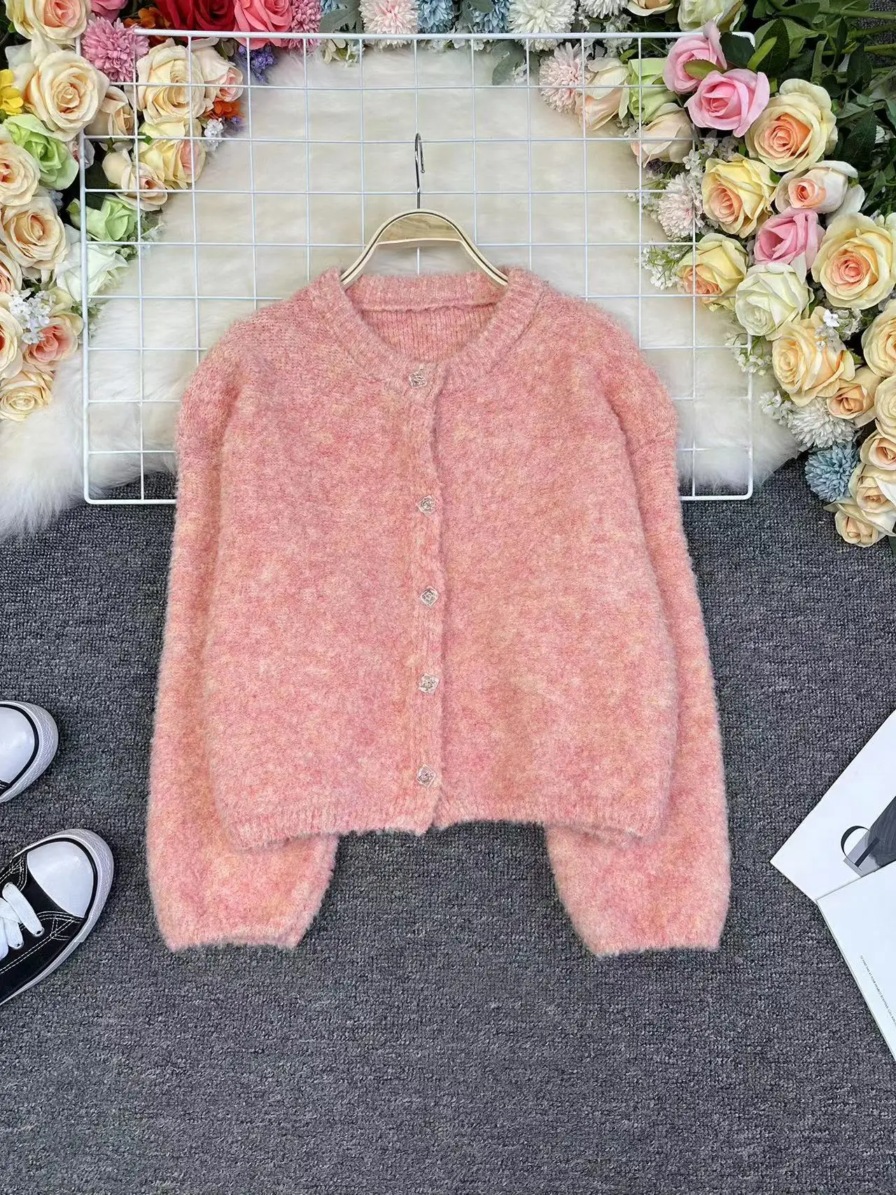 

Ladies' Lazy Style Short Knitted Sweater Coat Autumn Winter New Loose Soft Long Sleeve Outerwear round Neck Single Button Clo...