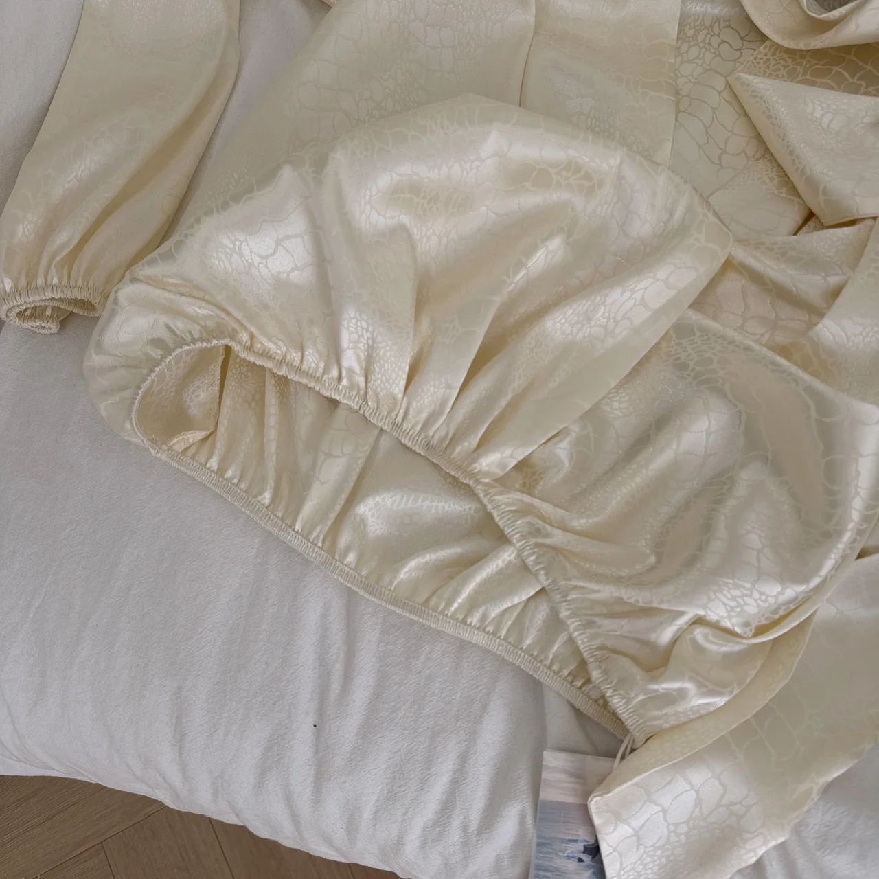 Bluzka vintage z dekoltem w serek, długim rękawem, dopasowana, elegancka, modna, damska koszula hotsweet, odzież damska