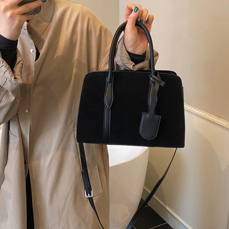 

Замшевые сумки в корейском стиле, стильные ретро квадратные сумки-подушки Boston с подвеской, осенне-зимние регулируемые сумки через плечо для поездок на работу