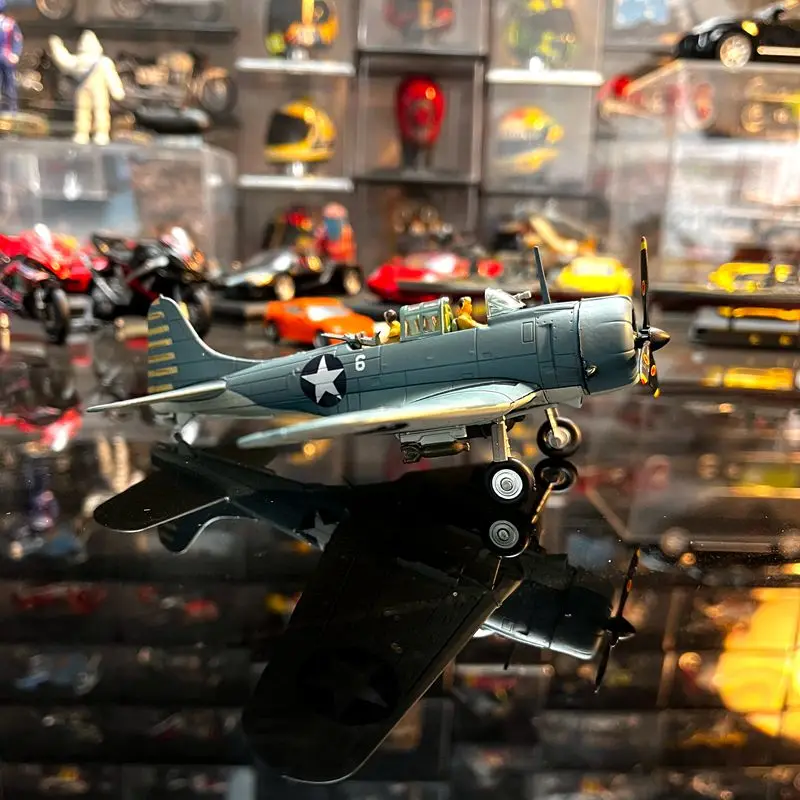 1: 72 alloy aircraft model World War II US dreadnought SBD dive bomber fighter aircraft finished decoration