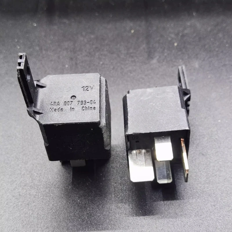 

（Brand-new）1pcs/lot 100% original genuine relay:4RA 007 793-04 12VDC 70A 4RA007793-04 Automotive relay