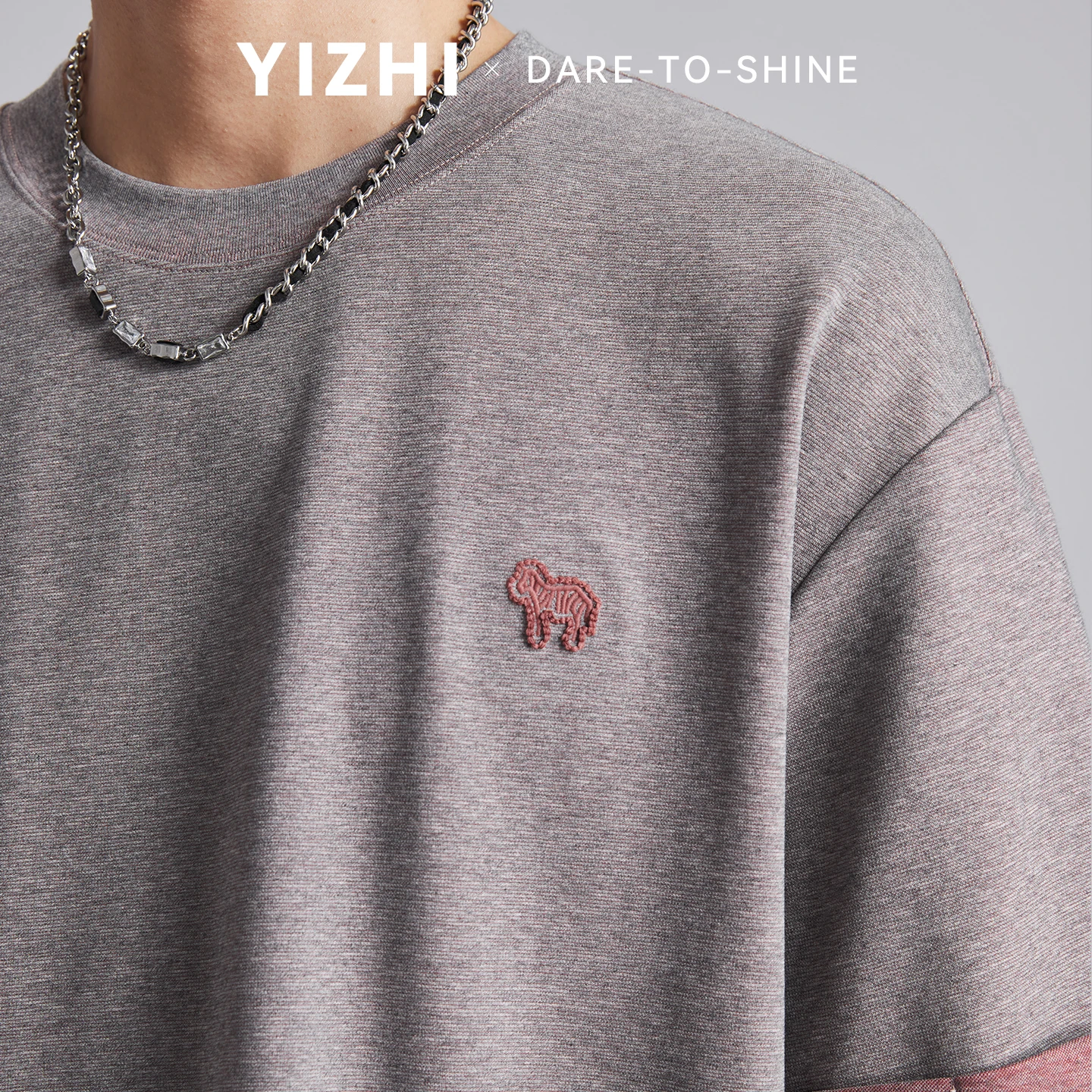 Men Mini Logo Embroidery Color Contrast T-shirt 2026 Summer Crew Neck Loose Soft Breathable Casual Short Sleeve Tops