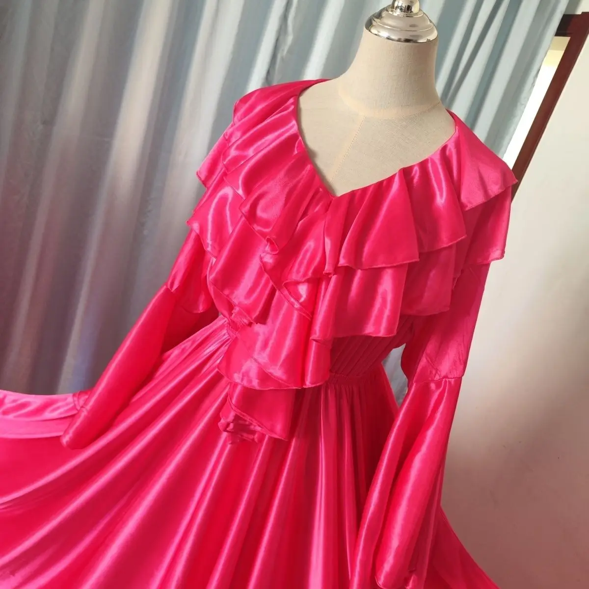 360 درجة طول 2 متر لامعة المرأة الساتان فستان طويل الكشكشة فستان ماكسي فساتين أنيقة ملابس النوم #2