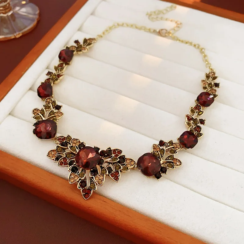 Women's Retro Square Leaf Diamond Necklace Set, Vintage Luxury