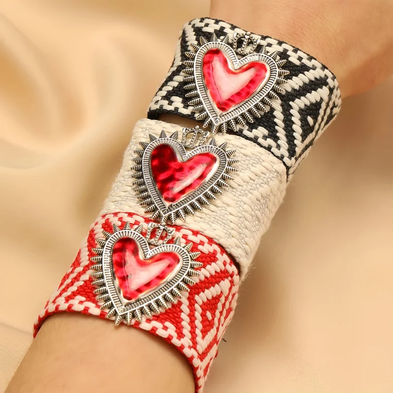 

Vintage Alloy Drop Irregular Heart-shaped Bracelet For Women Hand Woven Adjustable Fringe Bracelet Fashion Jewelry Wholesale