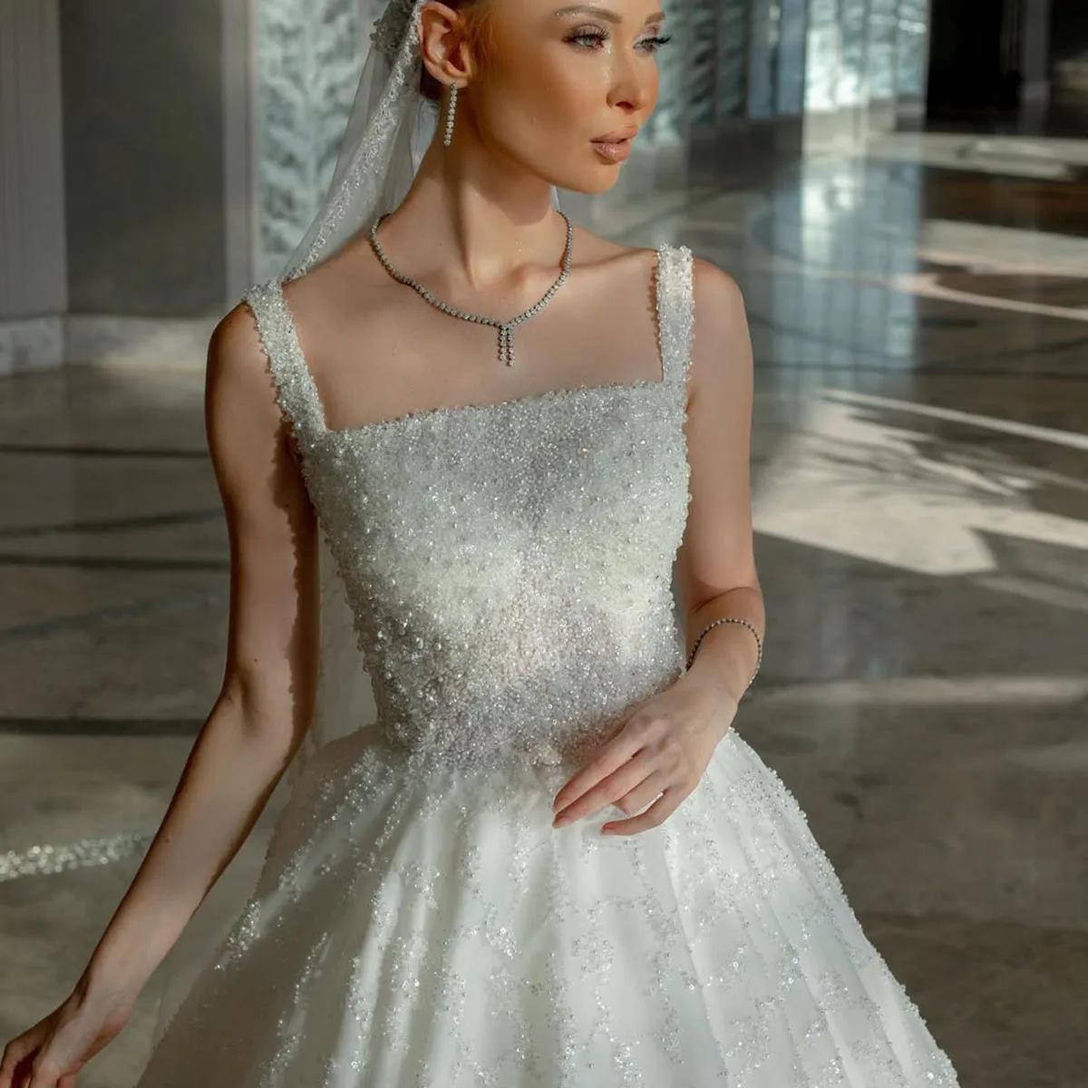Customized High Quality A Line Wedding Dress Satin Sleeveless Lace Princess Ball Gown Bride Dress Vestido De Novia