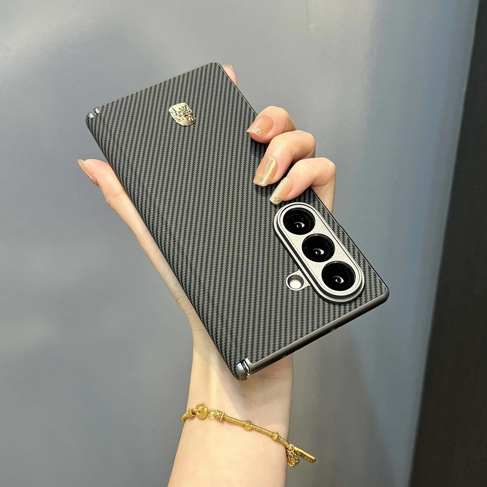 Thumbnail 4 - #3 Cheap Samsung Z Fold 3 Cases Worth Buying