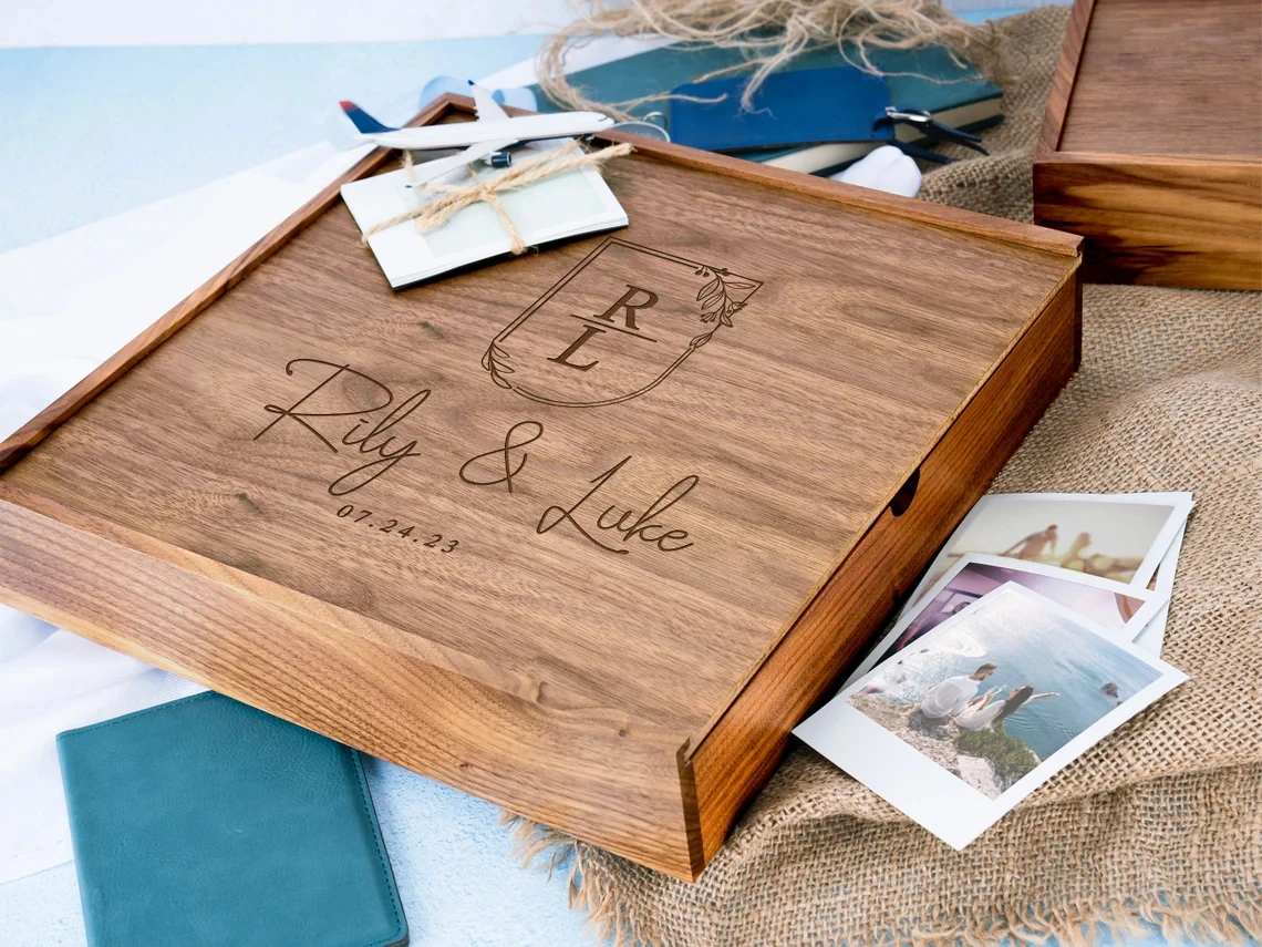 16.9cm Wooden Unfinished Storage Box for Photos Photograph Souvenir Gift Box Walnut Wood Wedding Gift Boxes Free Custom Logo