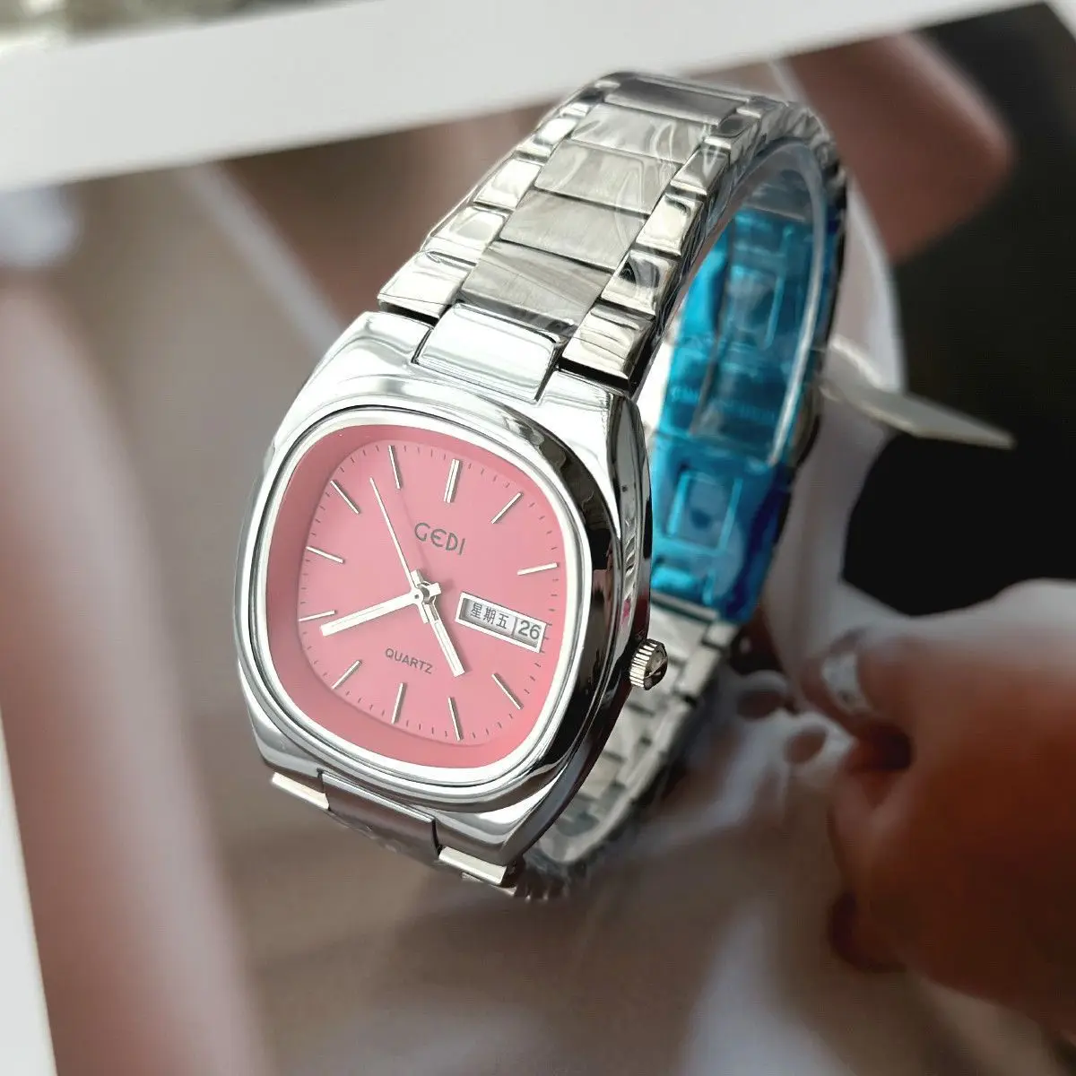 

Watch stylehighvalue student fashionpersonality couple men andwomen watchfemalegiftgift forgirlfriend highendluxurywomen's watch