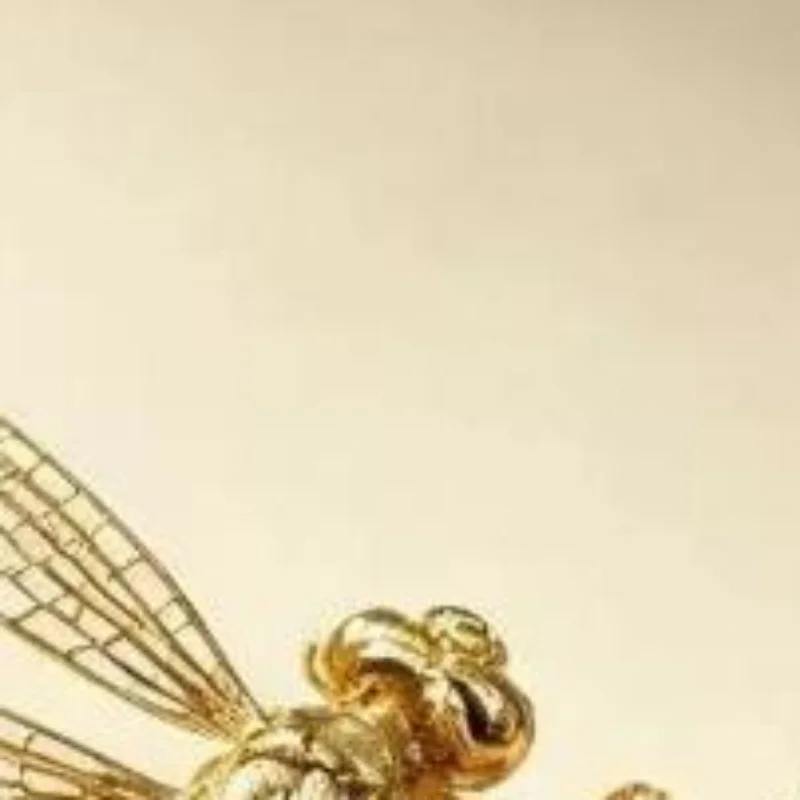 Vintage Zinc Alloy Dragonfly Figurine - Antique-Style Home & Office Desk Decor, Creative Tea Pet Collectible Gifts