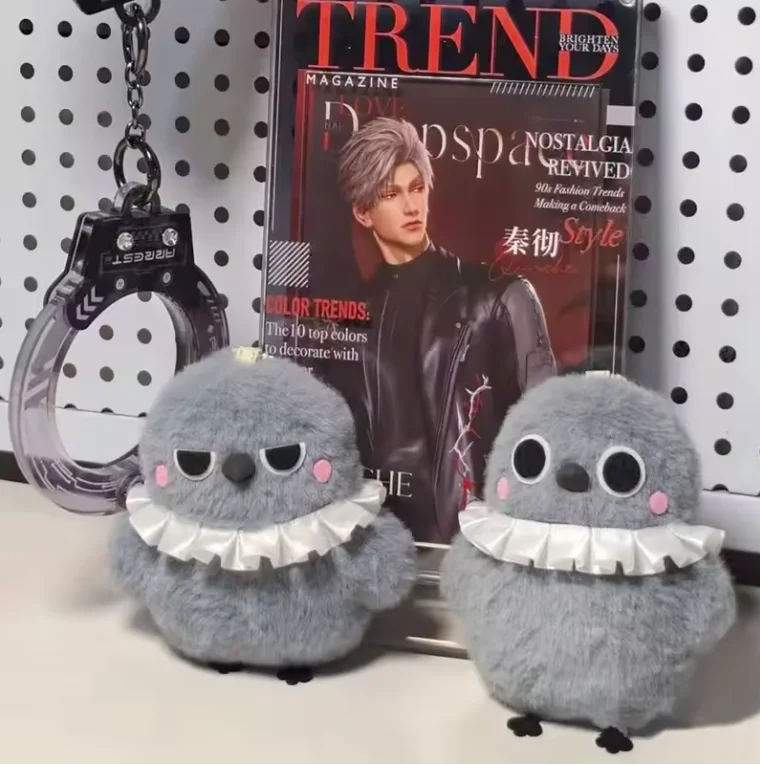 Nuevo juego amor y espacio profundo Sylus Crow Cosplay llave colgante Diy llaveros de felpa ornamento decoración de fiesta de Halloween accesorio de disfraz