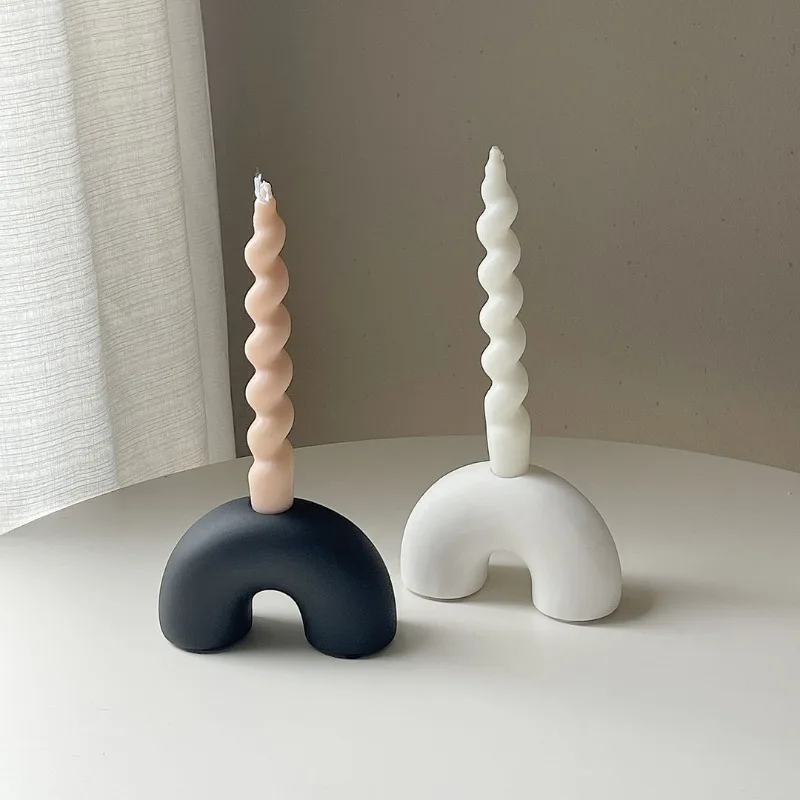 

Ceramic Creative Modern Candle Holders Arch Solid Color Living Room Desktop Candle Holders Artistic Romantic Handmade Home Decor