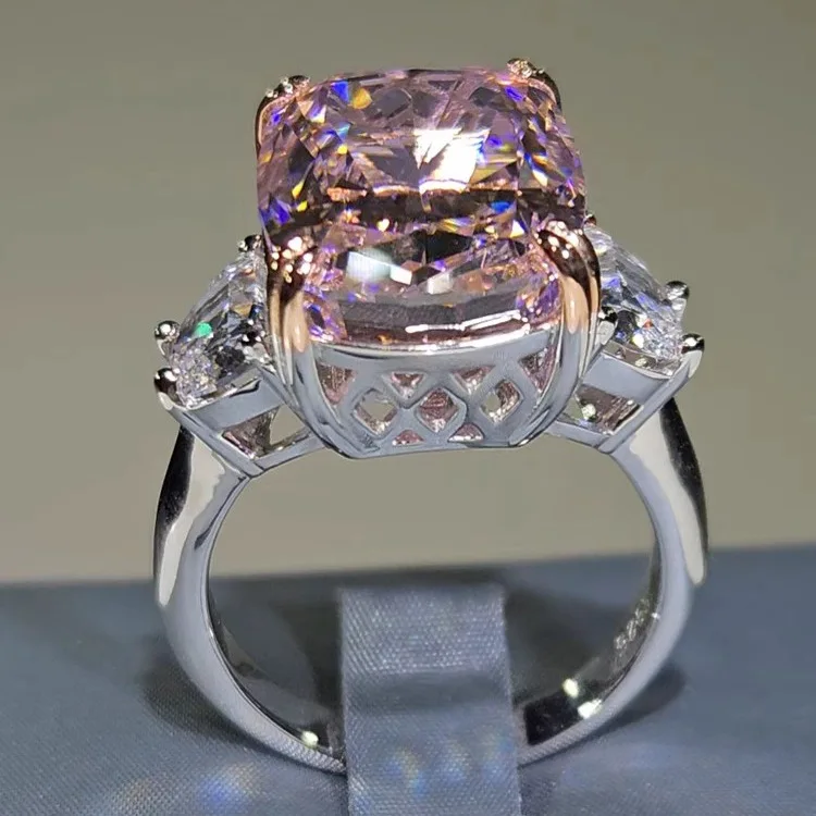 S925 Sterling Silber Ring Mode Leichter Luxus Kissenförmiger Quadratischer Diamantring Hochkarätiger Diamant Rosa Zirkonium Verlobungsring – Detail 2