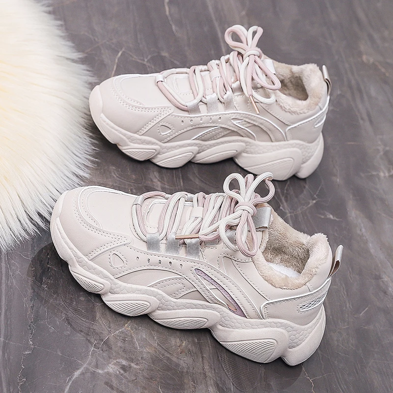 New Winter Casual Sports Shoes for Ma'am Trendy Shoes Winter fleece dad shoes flat shoes cotton shoes sports shoes Size 35-40