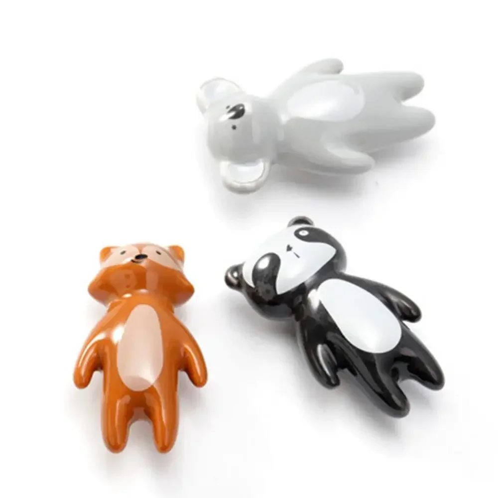 Cartoon bear cute non-discoloration ceramic furniture handle Children's room kindergarten primary school grade handmade color