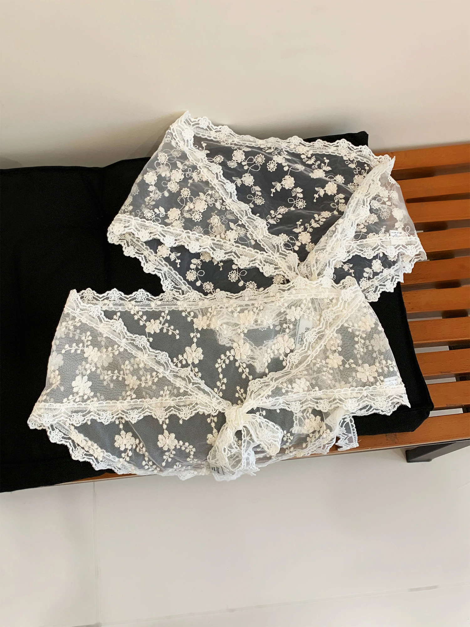 saia-feminina-coreana-de-renda-vazada-primavera-2026-em-camadas-versatil-curta-com-detalhes-decorativos-e-lenco