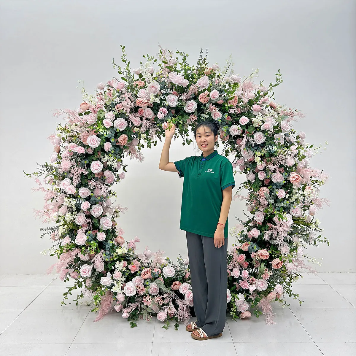 White Floral Fluffy Wedding Arch Rose Flower Round Metal Frame Party Decoration For Wedding Stage Christmas Graduation
