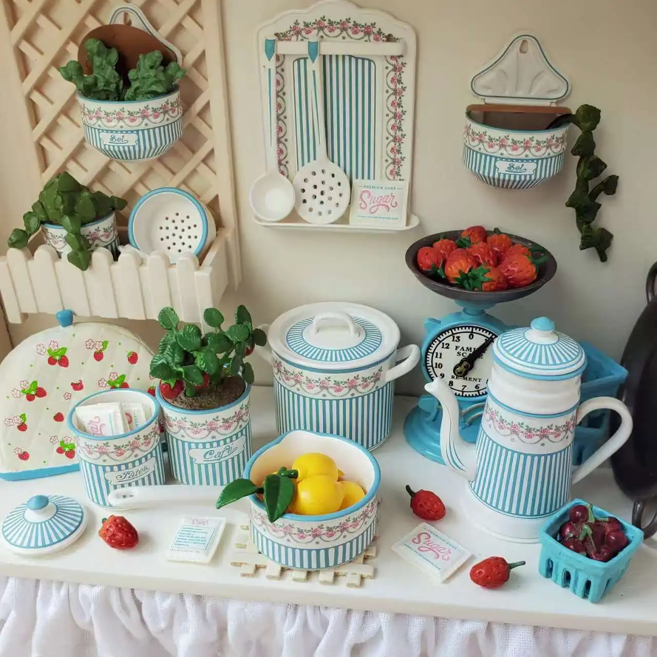 

1/6 Bjd Blyth Soldier Lol Miniature Dollhouse Furniture Mini Model Striped Kitchenware Props Accessories Kitchen Utensils Decor