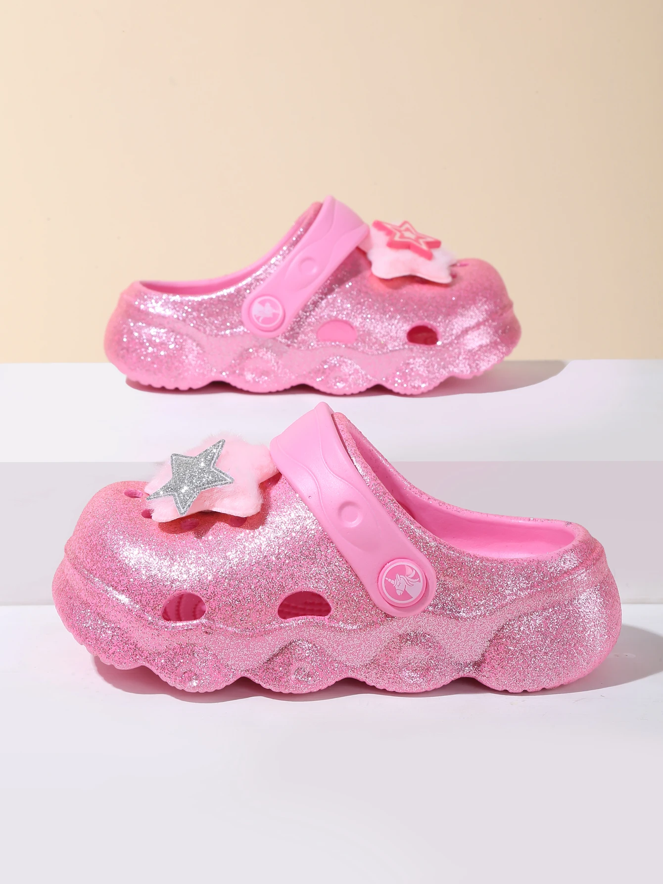 Kinder-Glitzer-Clogs, Leichte EVA-Gartenschuhe, Wasserdichte Rutschfeste Sandalen, Bequeme Slip-On Schuhe für Drinnen und Draußen 1214 – Detail 3